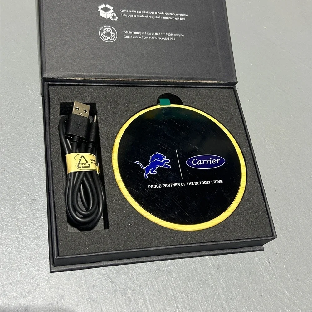 Wireless Charging Pad with USB-C Power Cable